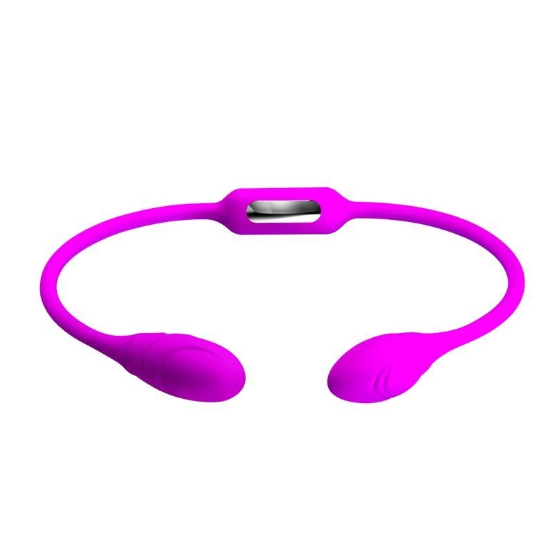 Les amoureux des rêves fouettent les oeufs stimulateures