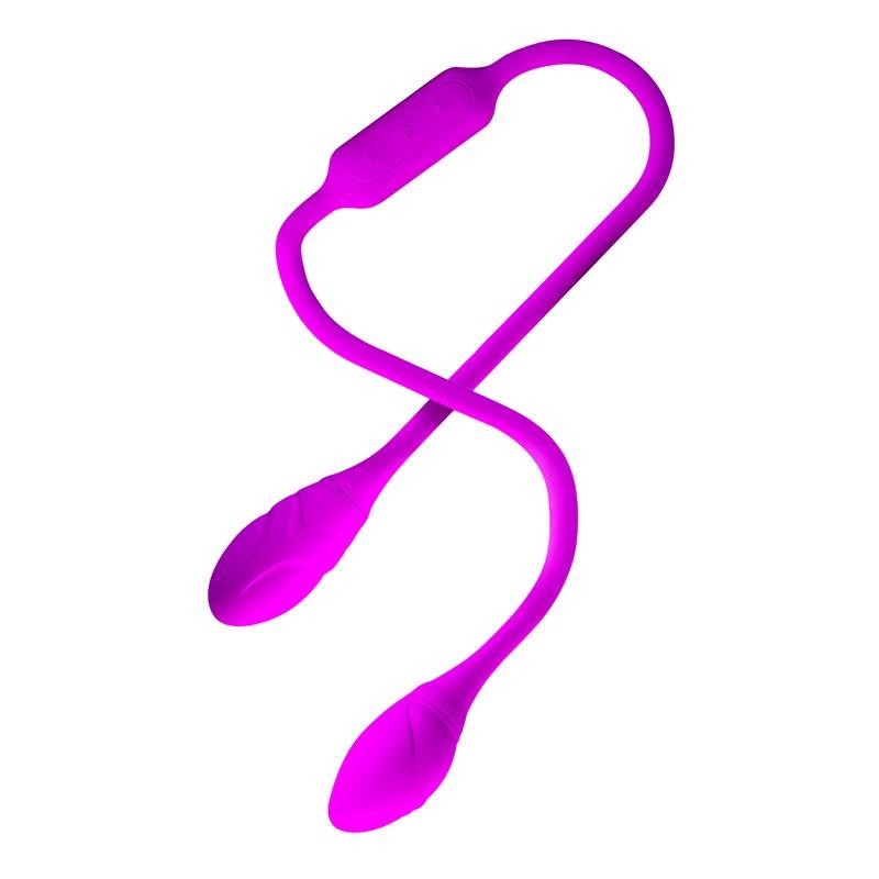 Les amoureux des rêves fouettent les oeufs stimulateures