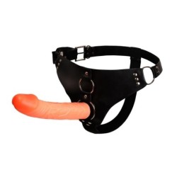 Baile harnais avec un gode