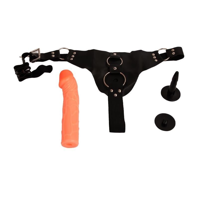 Baile harnais avec un gode