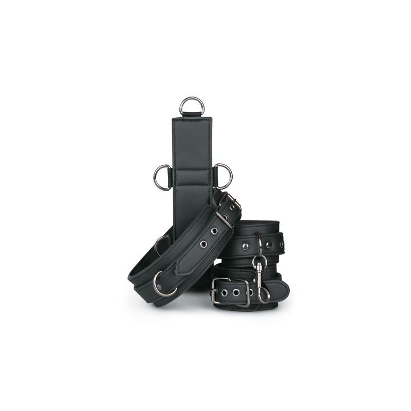 Ensemble de attaches avec harnais et menottes