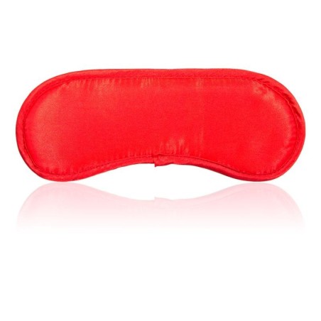 masque en satin rouge