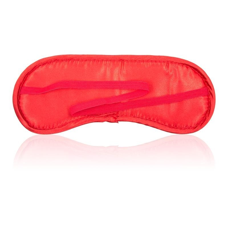 masque en satin rouge