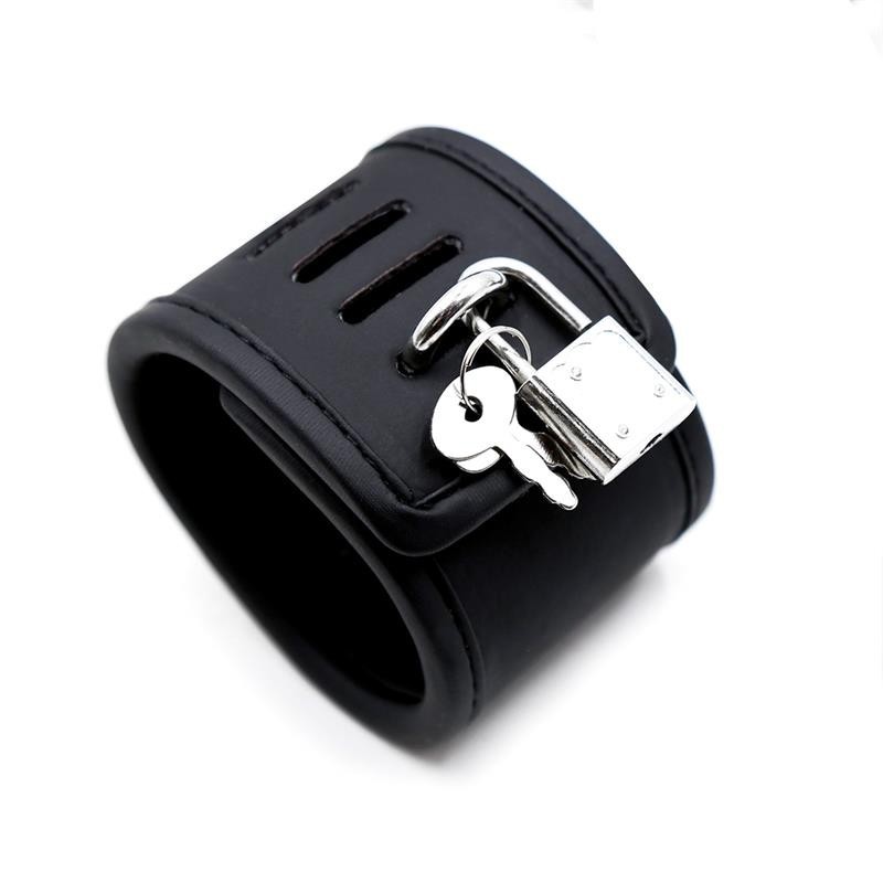 ensemble collier avec menottes et pour poignées cuir végan