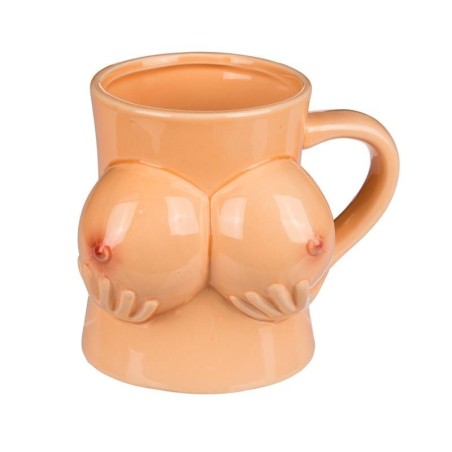 Tasse avec des seins