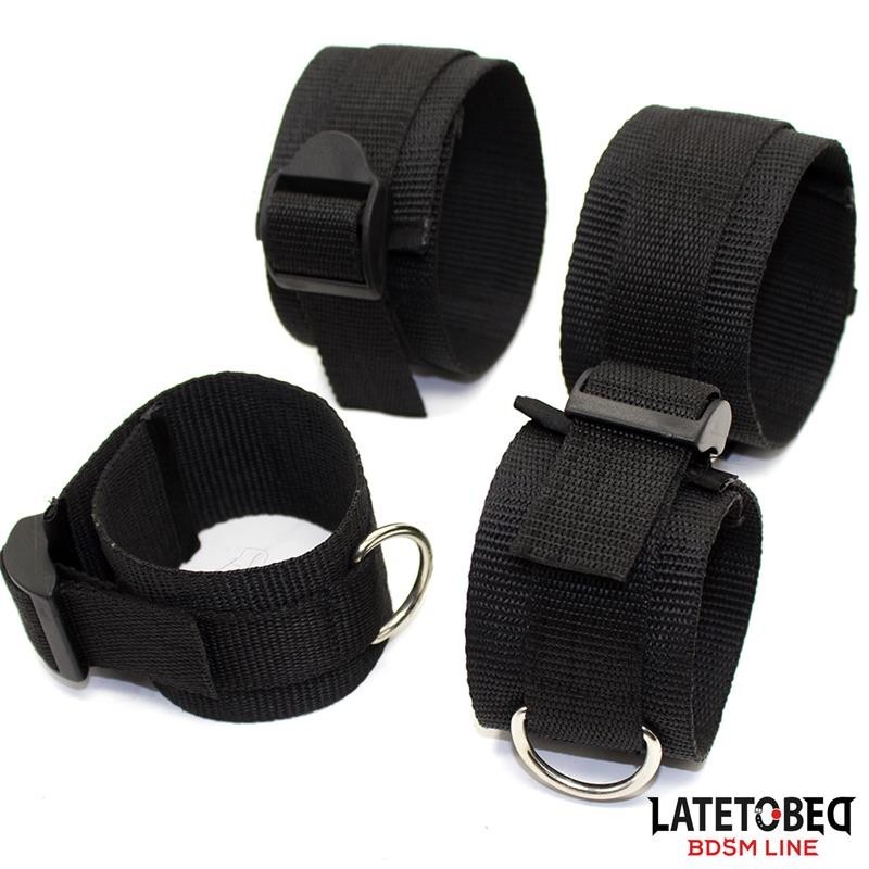 Restrictions de lit avec menottes réglables