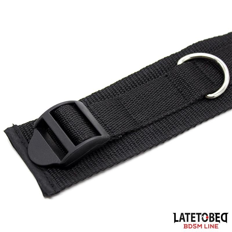 Restrictions de lit avec menottes réglables