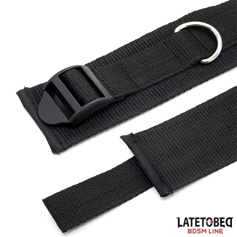 Restrictions de lit avec menottes réglables