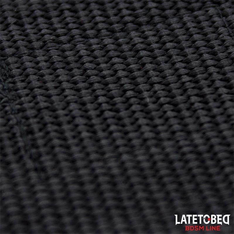 Restrictions de lit avec menottes réglables