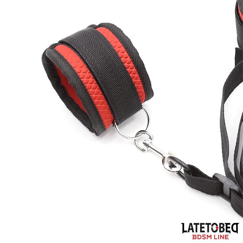 Restrictions de lit avec masque menottes réglables et amovibles