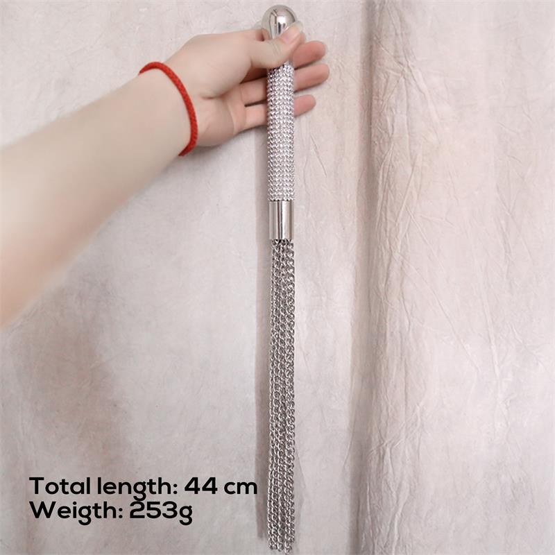 fouet de chaines avec manche avec pierres