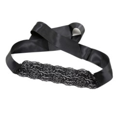 masque avec dentelle