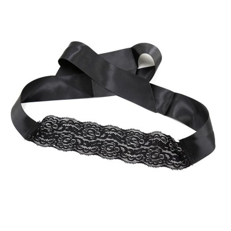 masque avec dentelle