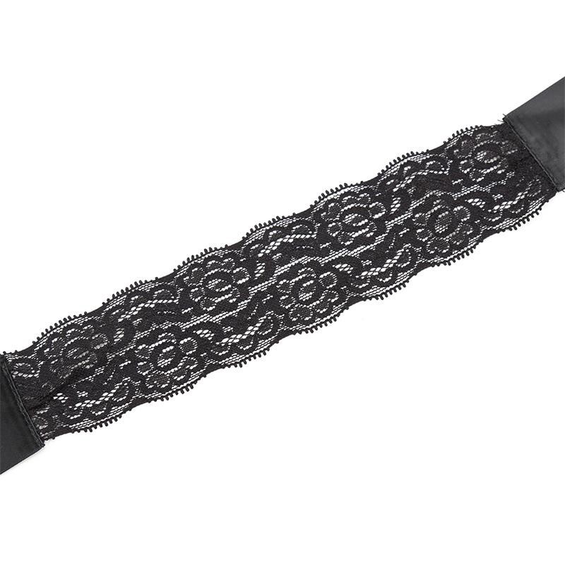 masque avec dentelle