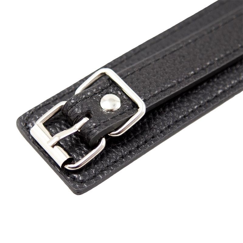 Collier avec laisse de forme de serpent