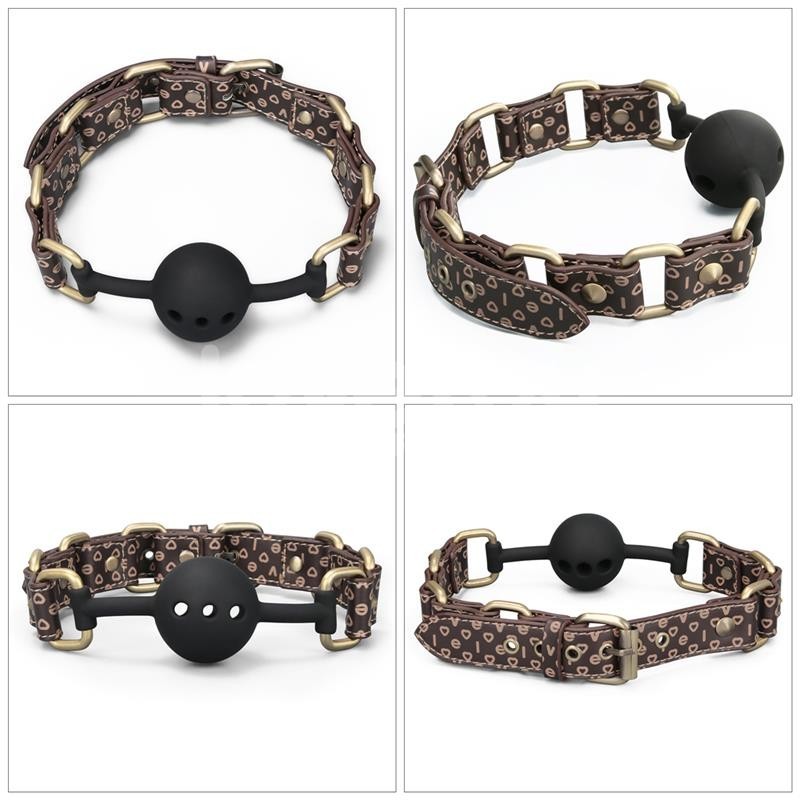 Rebellion Reign baillon de boule en silicone perforée