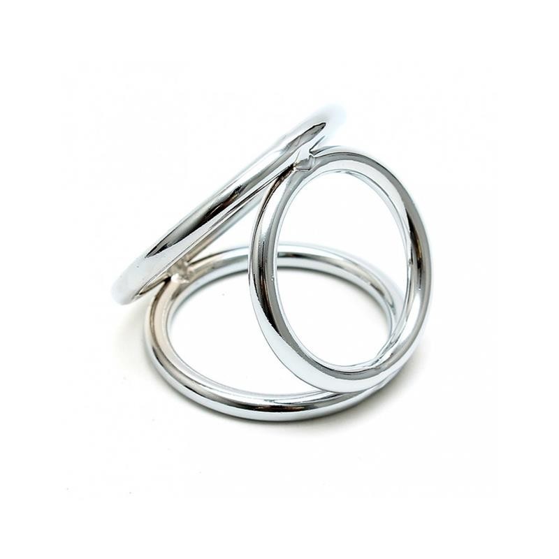 Anneaux en triangle métallique à pénis et testicules