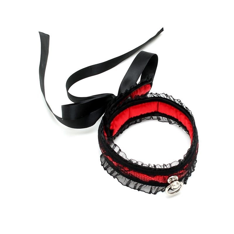 Collier en satin rouge